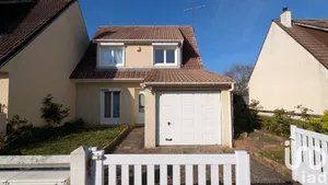 House at Magnanville (78200)