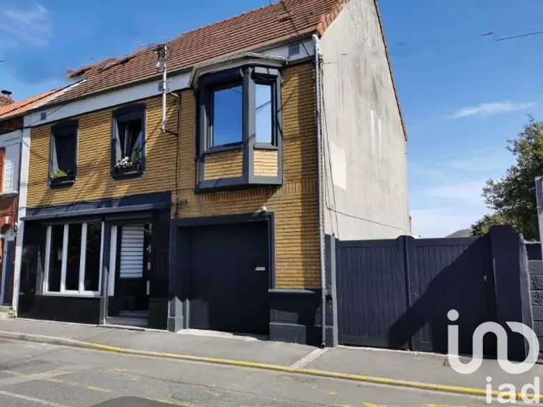 Maison 8 pièces 235 m² · à Houdain · 235 m² · 220 000 €