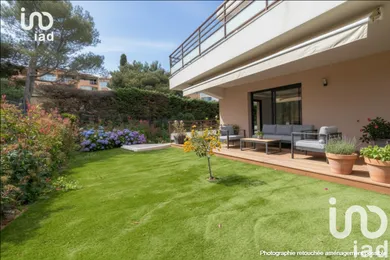 Duplex à Saint-Raphaël (83530)