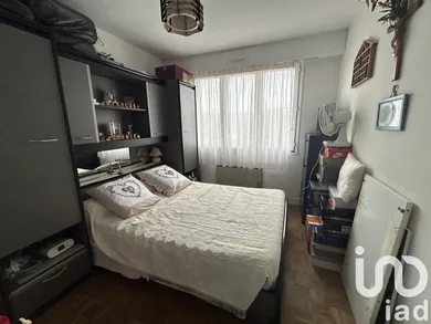 Apartment at Bondy (93140)