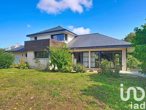 Architectural house at Ploubazlanec (22620)