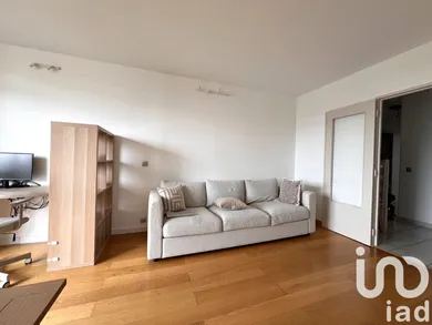 Apartment in Plaisir (78370)