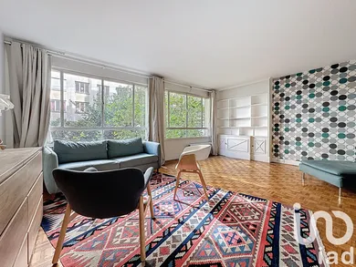 Apartment in Paris (75016)