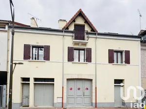 Building at Villejuif (94800)