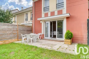 House at Limay (78520)