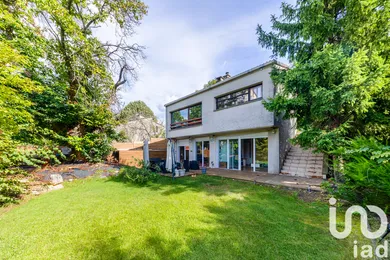 House at Osny (95520)