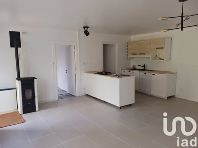 Maison de village à USSON-DU-POITOU (86350)