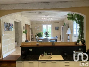 Mansion at Cadarsac (33750)