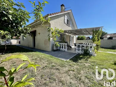 House at Rives (38140)