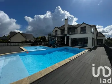 Architectural house at Grand Bourgtheroulde (27520)