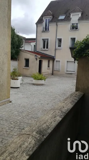 Parking at Périgny (94520)