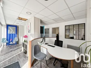 Building at Pont-Saint-Esprit (30130)