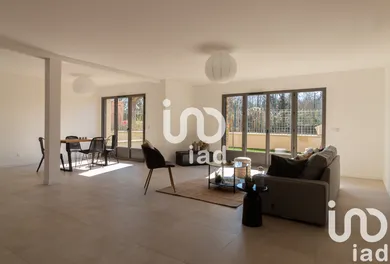 House at Saint-Cloud (92210)