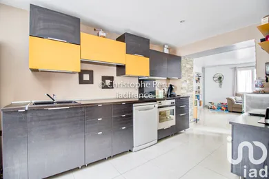 House at Saint-Ouen-l'Aumône (95310)