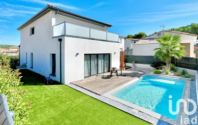 Architectural house at Caveirac (30820)