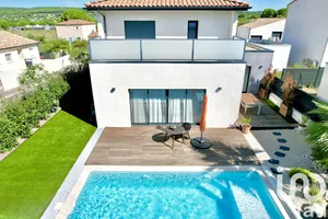 Architectural house at Caveirac (30820)