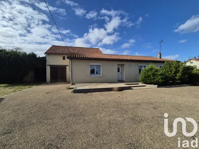 Pavillon à Val en Vignes (79290)
