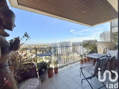 Apartment at Garches (92380)