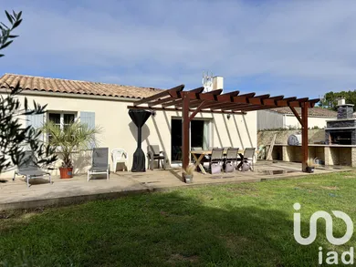 House at Etaules (17750)