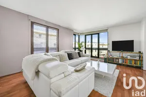 Apartment at Issy-les-Moulineaux (92130)
