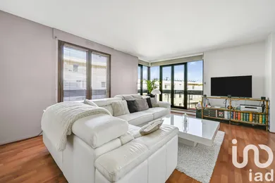 Apartment at Issy-les-Moulineaux (92130)