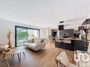 Maison à Ferrières (17170)