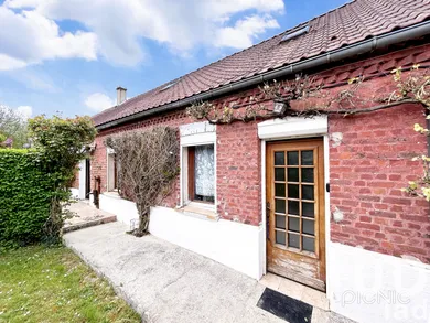 Village house at Ramicourt (02110)