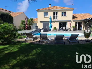 Architectural house in Saint-Mathurin (85150)