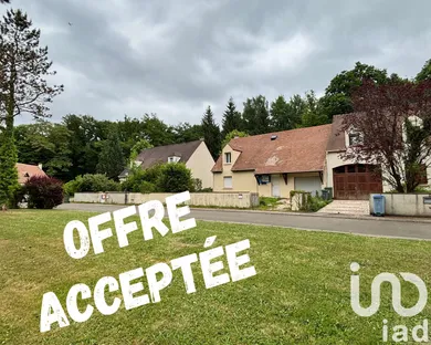 Traditional house at Bullion (78830)