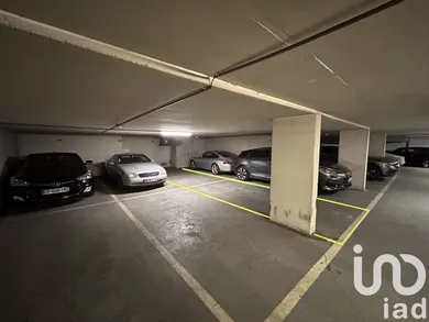 Parking in Paris (75003)