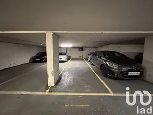 Parking at Paris (75003)