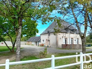 Maison de campagne à Villiers-Charlemagne (53170)