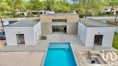 Architectural house at Nîmes (30900)