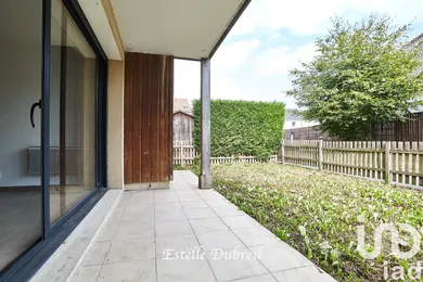 Apartment in Plaisir (78370)