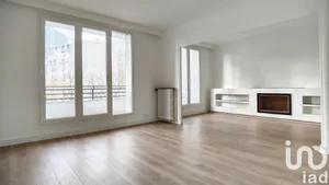 Apartment in Paris (75015)
