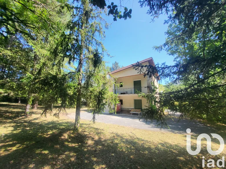 Maison 6 pièces 140 m² · à La Motte-Chalancon · 140 m² · 225 000 €