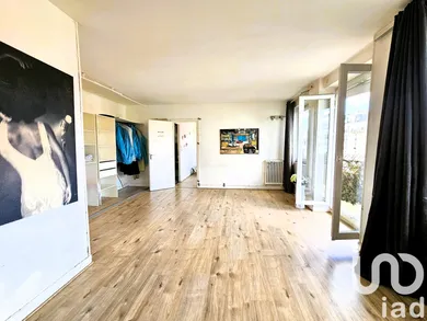 Apartment in Le Kremlin-Bicêtre (94270)