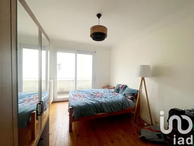 Apartment in Saint-Étienne (42100)