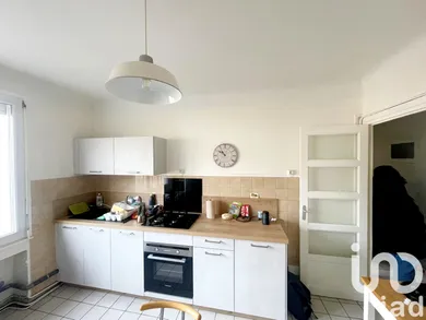Apartment in Saint-Étienne (42100)