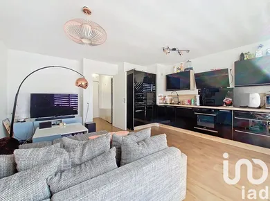 Apartment in Moissy-Cramayel (77550)