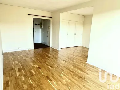 Apartment in L'Isle-Adam (95290)