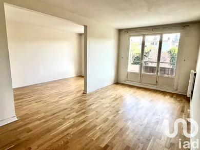 Apartment in L'Isle-Adam (95290)