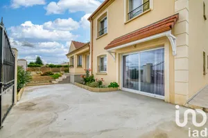 Traditional house at Othis (77280)