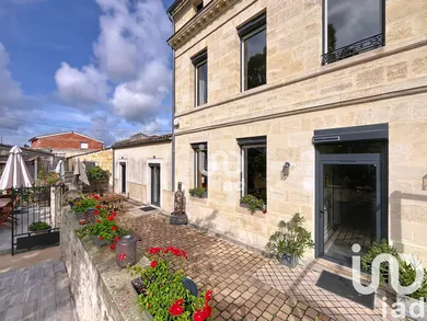 Mansion at Pauillac (33250)