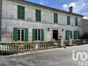 House at Saint-Palais-du-Né (16300)
