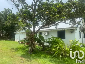 House at Baie-Mahault (97122)