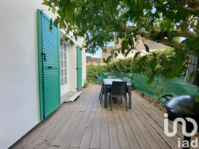 Apartment at Dammarie-lès-Lys (77190)