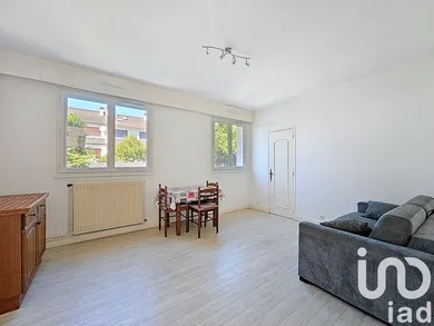 Apartment in Villejuif (94800)