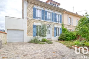 House at L'Isle-Adam (95290)