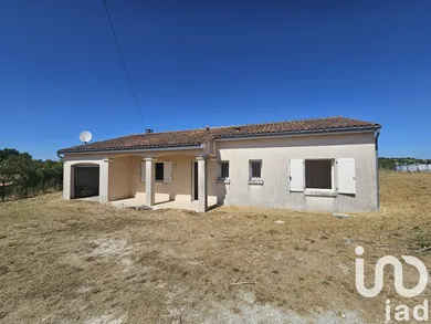 Maison traditionnelle à Montmoreau (16190)